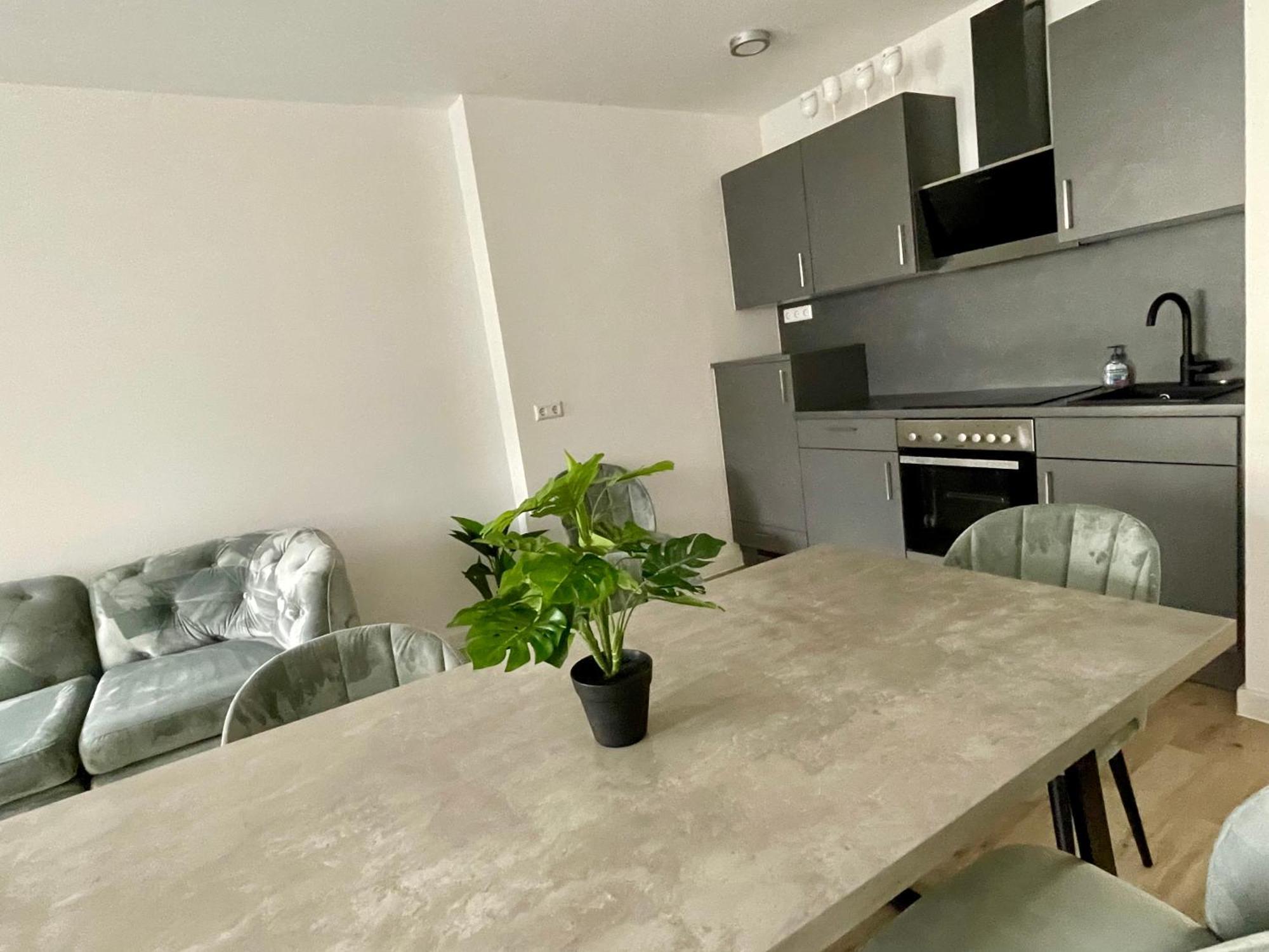 Neu Goldstadt Wunderschoenes 2 Zimmer Apartament Schloessle Zentrum Pforzheim Exteriör bild