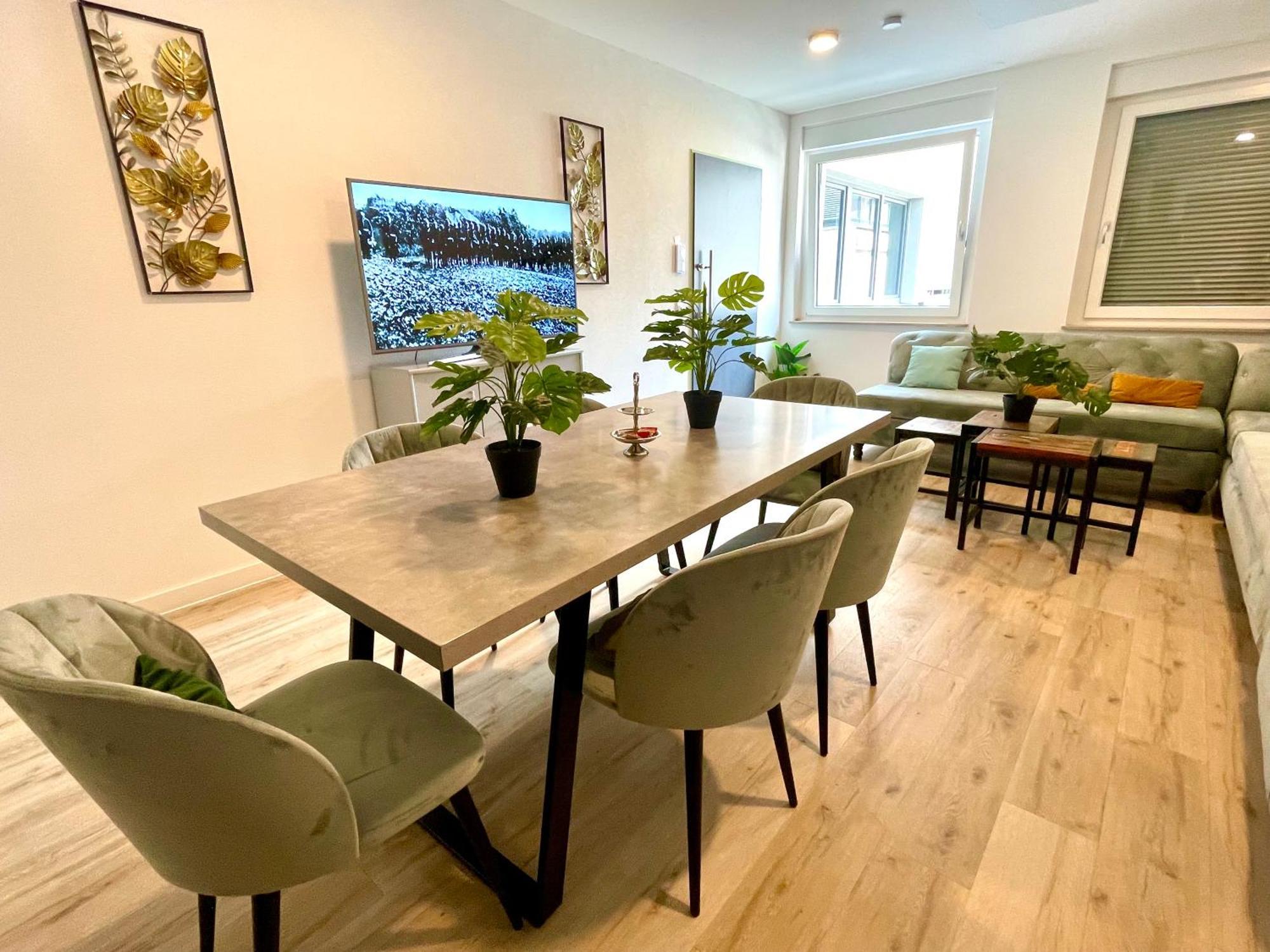 Neu Goldstadt Wunderschoenes 2 Zimmer Apartament Schloessle Zentrum Pforzheim Exteriör bild